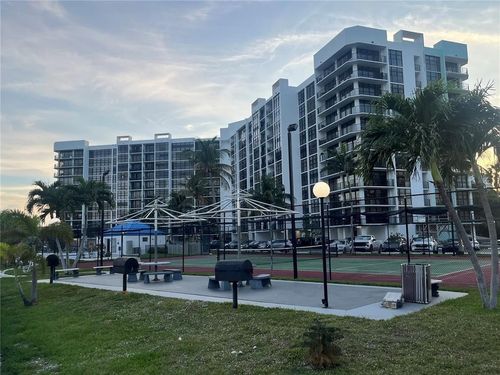 324-200 Leslie Dr, Hallandale Beach, FL, 33009-7311 | Card Image