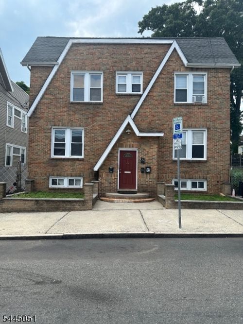 31 Norman Rd, Newark, NJ, 07106-2846 | Card Image