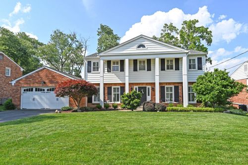 6453 Oldbarn Ct, Madeira, OH, 45243-2343 | Card Image