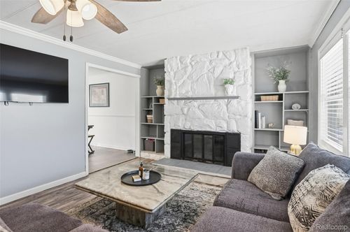 4901 Lake Grove Dr, White Lake, MI, 48383-1541 | Card Image