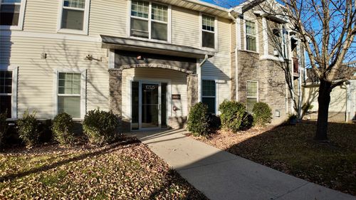 unit-104-10325 Providence Dr, Johnston, IA, 50131-4731 | Card Image