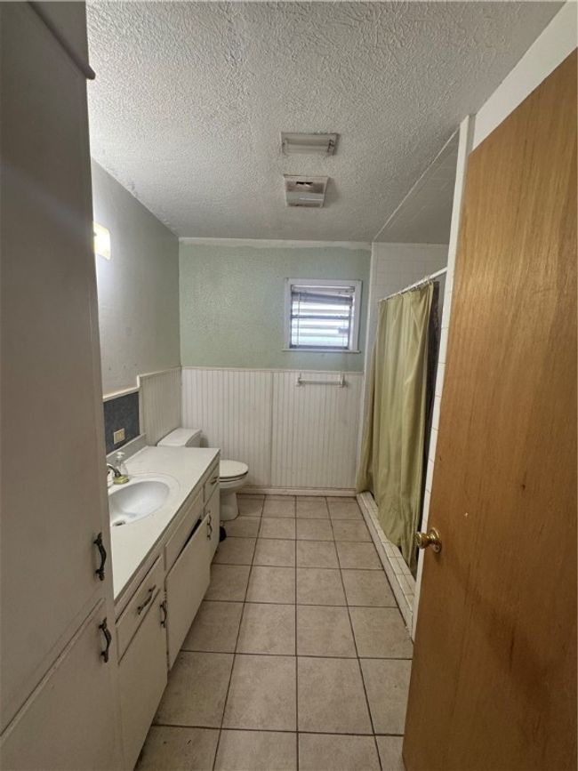 303 E Soyars Ave, House other with 3 bedrooms, 2 bathrooms and 4 parking in Orange Grove TX | Image 17