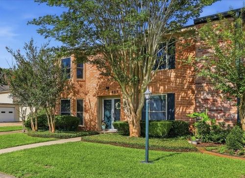 425 Longmeadow St, Beaumont, TX, 77707-1818 | Card Image