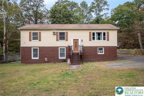 84 Lenape Dr, East Stroudsburg, PA, 18302-8743 | Card Image