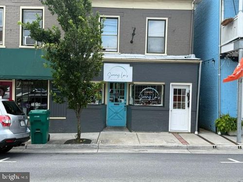 150 E King St, STRASBURG, VA, 22657-2235 | Card Image