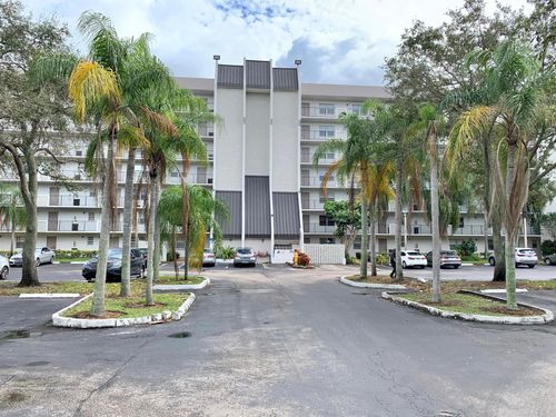 309-3100 W Rolling Hills Cir, Davie, FL, 33328-1949 | Card Image