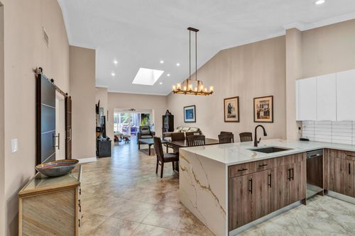 5674 Royal Lake Cir, Boynton Beach, FL, 33437-5615 | Card Image