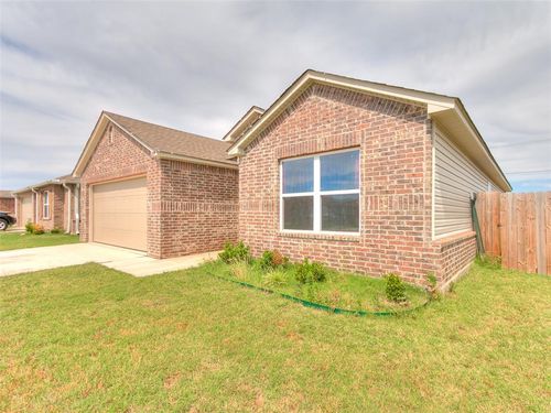 1229 Chuck Wagon Drive, El Reno, OK, 73036 | Card Image