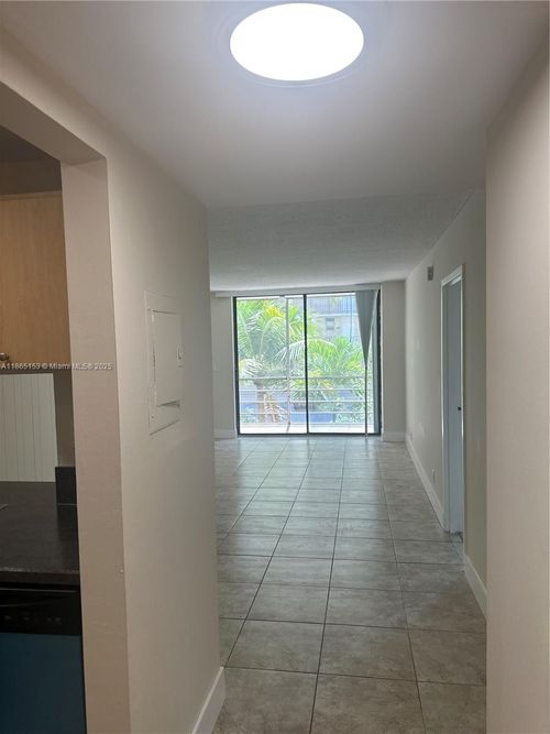 apt-3p-2935 Ne 163rd St, North Miami Beach, FL, 33160-4453 | Card Image
