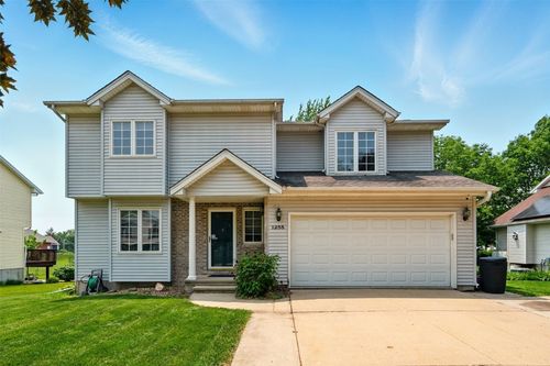 1255 Pacific St, Ely, IA, 52227-9668 | Card Image