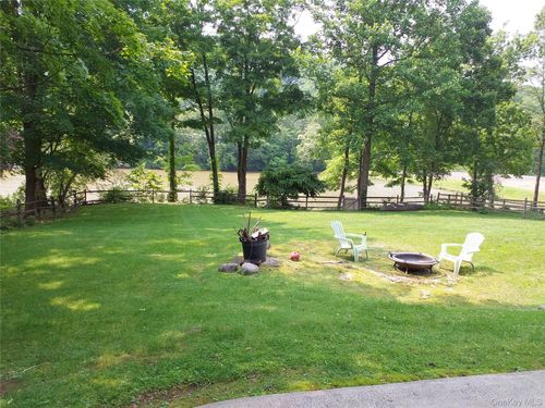 5 Tappan Dr, Monroe, NY, 10950-1909 | Card Image