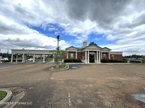 2351 Lakeland Dr, Flowood, MS, 39232-9514 | Card Image