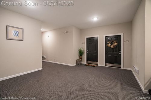 5656 Flagstaff Pines Dr, Shelby Township, MI, 48317-1286 | Card Image