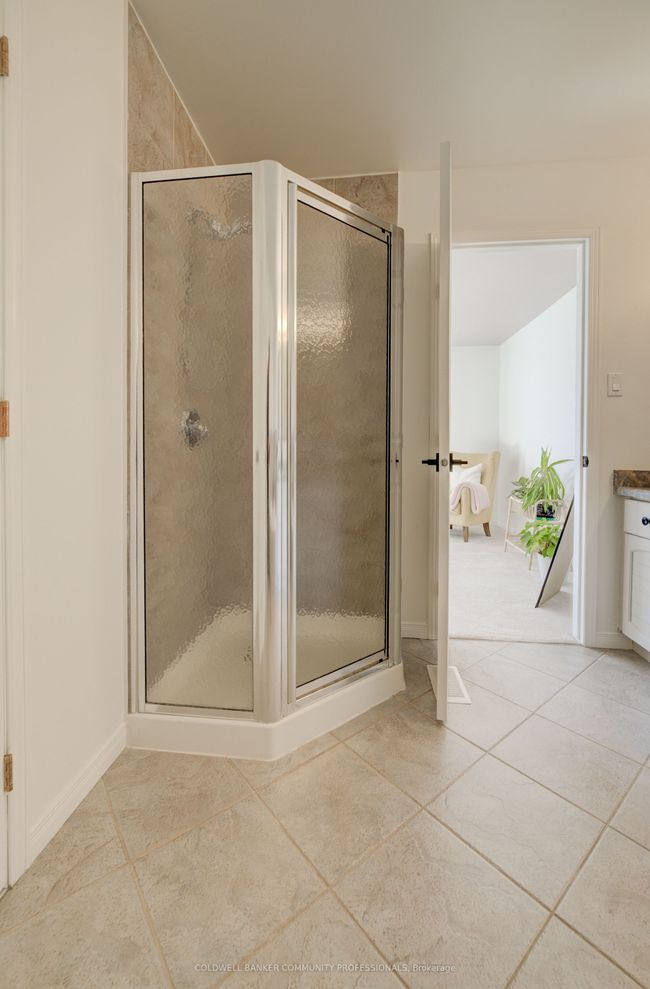 12 Gage St, House attached with 3 bedrooms, 2 bathrooms and 1 parking in Grimsby ON | Image 25