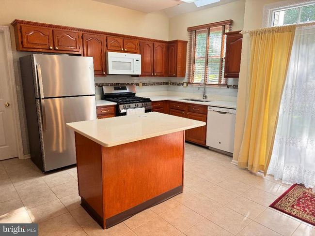 106 Providence Blvd, House other with 4 bedrooms, 3 bathrooms and null parking in KENDALL PARK NJ | Image 16