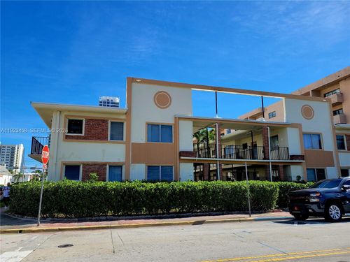 207-6895 Byron Ave, Miami Beach, FL, 33141-3832 | Card Image