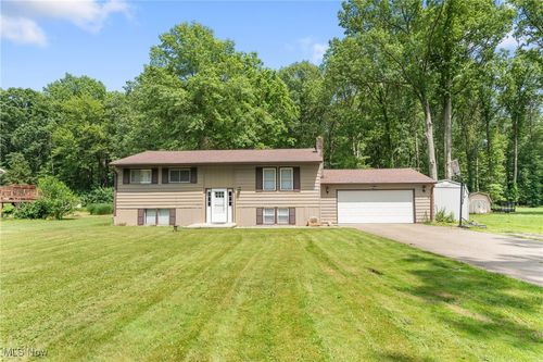 5511 Donner Dr, New Franklin, OH, 44216-9775 | Card Image