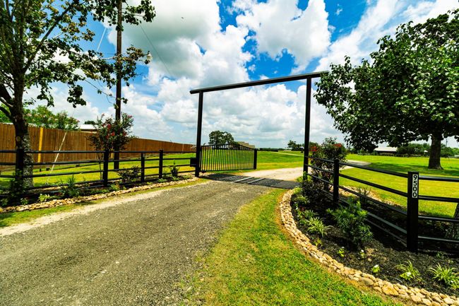 9500 Osr, Home with 3 bedrooms, 3 bathrooms and 5 parking in Midway TX | Image 35