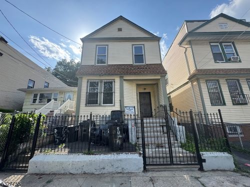 85 Smith St, Newark, NJ, 07106-1109 | Card Image