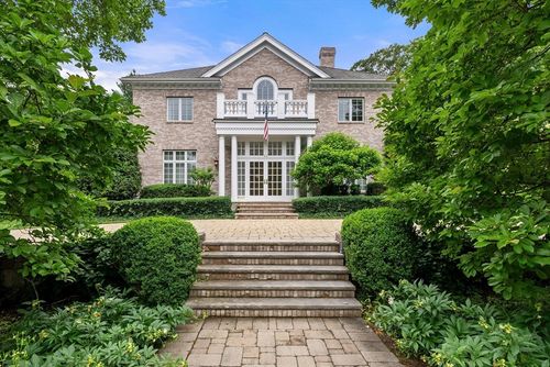 43 Bristol Rd, Wellesley, MA, 02481-2705 | Card Image