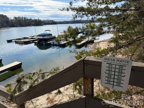 1386 Southpointe Dr, Morganton, NC, 28655-6488 | Card Image