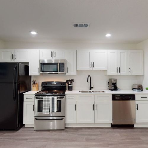 b2-321 E 8th St, Dallas, TX, 75203-5209 | Card Image