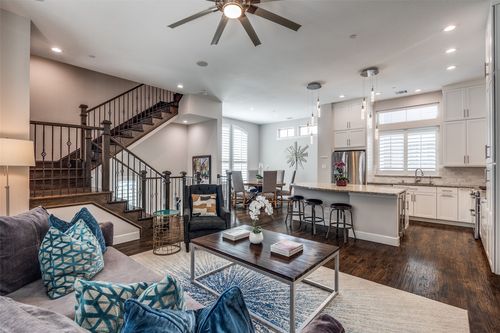731 Spanish Oaks Pl, Dallas, TX, 75204-6181 | Card Image
