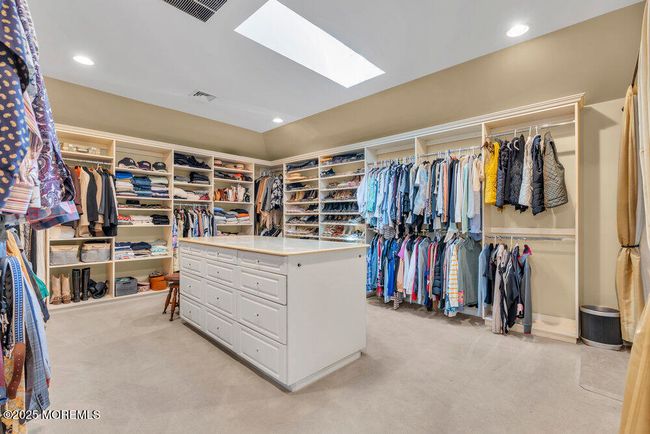 Walk-in Closet with Dressing Island | Image 58