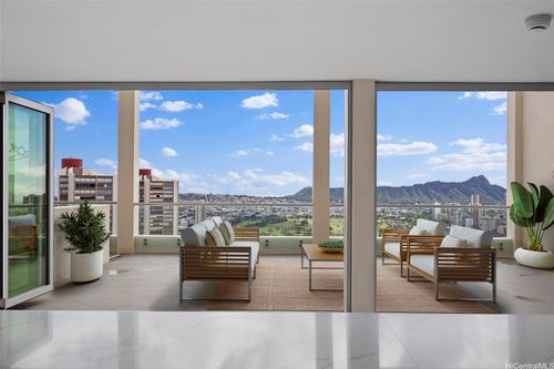 ph1-555 University Ave, Honolulu, HI, 96826-5051 | Card Image