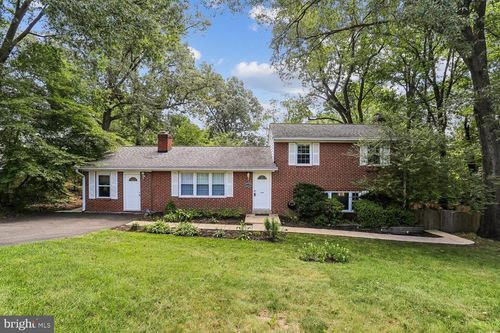 8317 Accotink Rd, LORTON, VA, 22079-1224 | Card Image