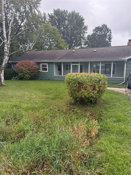 3176 E Fisher Rd, Bay City, MI, 48706-3184 | Card Image