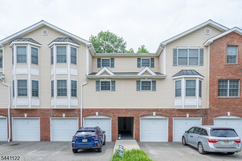 8-30 Federal Hill Rd, Pompton Lakes, NJ, 07442-2081 | Card Image