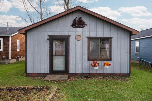 1124 Sarah, Pinckney, MI, 48169 | Card Image