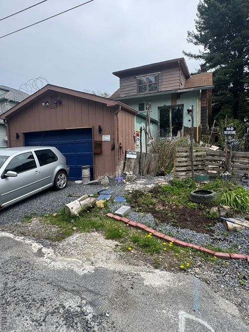 210 Hazel St, Parkhill, PA, 15945-1124 | Card Image