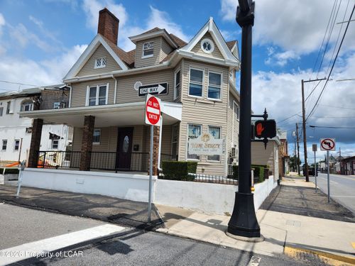 9 Tunnel St, Lansford, PA, 18232-1423 | Card Image
