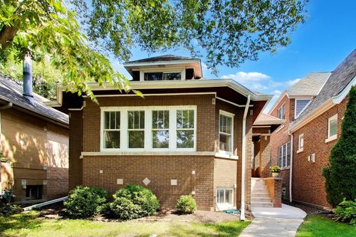 1102 Wisconsin Ave, Oak Park, IL, 60304-1820 | Card Image