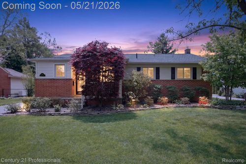 635 Simpson St, Plymouth, MI, 48170-2258 | Card Image