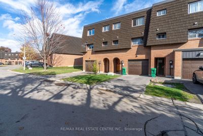 118 Darras Crt, Condo with 4 bedrooms, 2 bathrooms and 2 parking in Brampton ON | Image 1