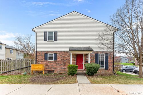 3374 Burbank Dr, Ann Arbor, MI, 48105-1558 | Card Image