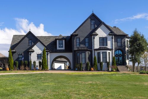 2011 Dorchester Dr, Lebanon, TN, 37090-8306 | Card Image