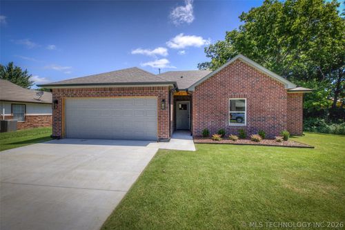 2561 W 66th Pl, Tulsa, OK, 74132-1379 | Card Image