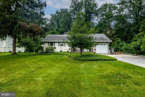 102 Garnet Ln, COATESVILLE, PA, 19320-5205 | Card Image