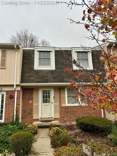 1571 Brentwood Drive, Condo with 3 bedrooms, 1 bathrooms and null parking in Troy MI | Image 1