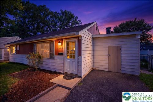 2824 Arcadia Ave, Allentown, PA, 18103-6510 | Card Image