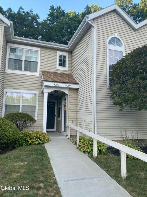 5006 Forest Point Dr, Clifton Park, NY, 12065-6826 | Card Image