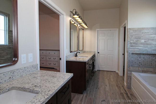 399344 1425 Dr, House other with 4 bedrooms, 3 bathrooms and null parking in Dewey OK | Image 19