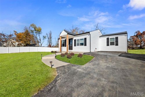 248 Blanche Dr, Saint Charles, MO, 63303-5905 | Card Image