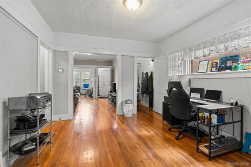 5272 Maplewood St, Detroit, MI, 48204-3807 | Card Image