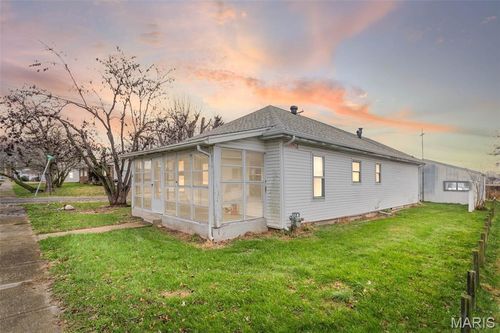 349 Locust St, Eldred, IL, 62027-1007 | Card Image