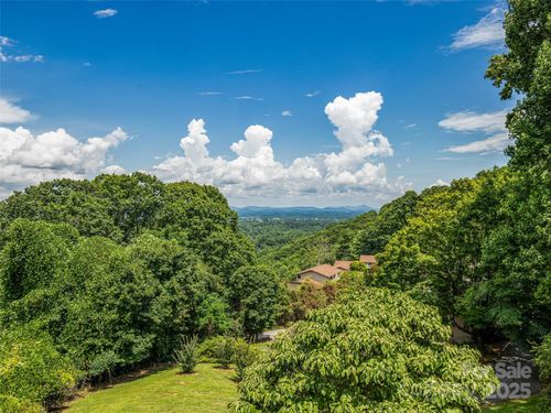 128 Country Ridge Rd, Hendersonville, NC, 28739-3906 | Card Image